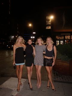 Devon Windsor feet photo 5