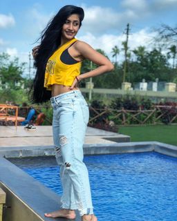Dhanashree Verma feet photo 8