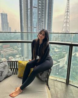 Dhanashree Verma feet photo 20