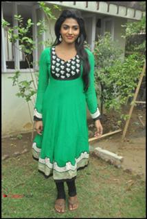 Dhansika feet photo 13