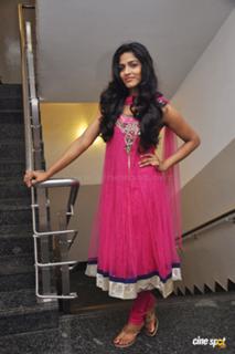 Dhansika feet photo 9