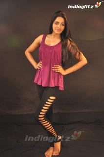 Dhansika feet photo 1