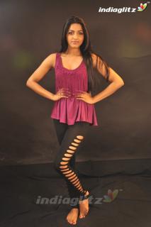 Dhansika feet photo 19
