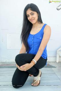 Dhanya Balakrishna feet photo 7