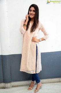 Dhanya Balakrishna feet photo 19