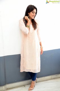 Dhanya Balakrishna feet photo 15