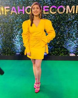 Dhvani Bhanushali feet photo 13