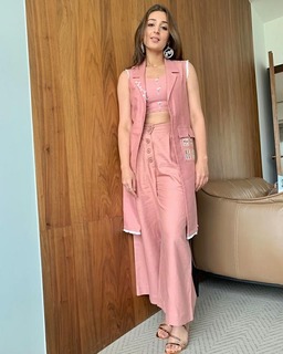 Dhvani Bhanushali feet photo 6