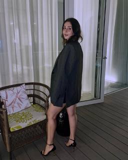 Dhvani Bhanushali feet photo 18