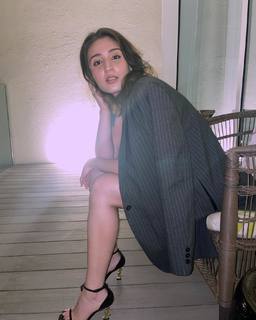 Dhvani Bhanushali feet photo 16