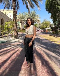 Dhvani Bhanushali feet photo 13