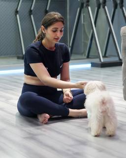 Dhvani Bhanushali feet photo 10
