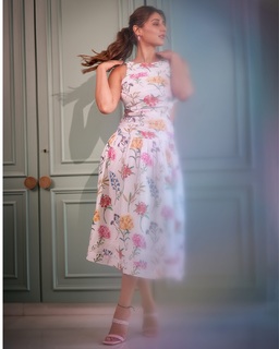 Dhvani Bhanushali feet photo 14