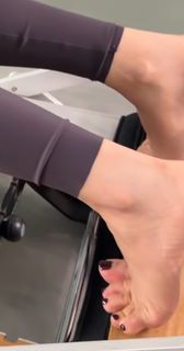 Dhvani Bhanushali feet photo 1