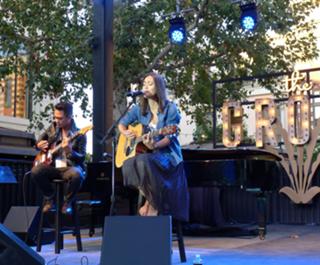 Dia Frampton feet photo 3