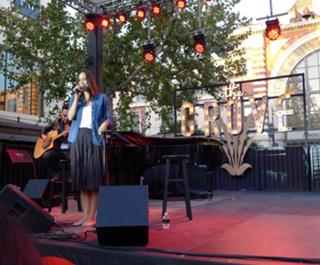 Dia Frampton feet photo 2
