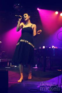 Dia Frampton feet photo 1