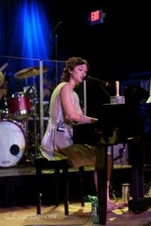 Dia Frampton feet photo 18