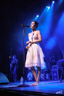 Dia Frampton feet photo 9