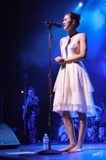 Dia Frampton feet photo 7