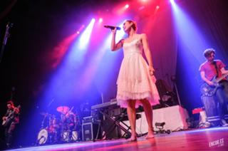 Dia Frampton feet photo 1