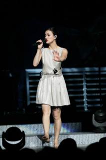 Dia Frampton feet photo 20