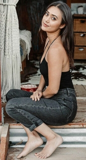 Dia Frampton feet photo 3