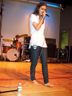 Dia Frampton feet photo 7