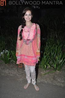 Dia Mirza feet photo thumbnail