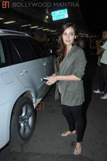 Dia Mirza feet photo thumbnail