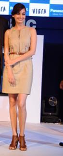 Dia Mirza feet photo thumbnail