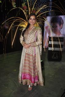 Dia Mirza feet photo thumbnail