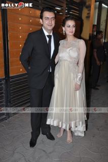 Dia Mirza feet photo thumbnail