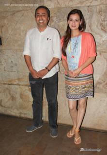 Dia Mirza feet photo thumbnail