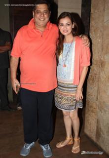 Dia Mirza feet photo thumbnail