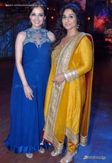 Dia Mirza feet photo thumbnail