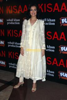 Dia Mirza feet photo thumbnail