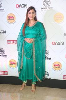 Dia Mirza feet photo thumbnail