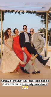 Dia Mirza feet photo thumbnail