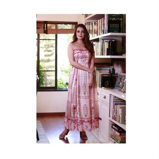 Dia Mirza feet photo thumbnail