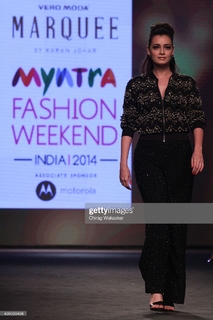 Dia Mirza feet photo thumbnail