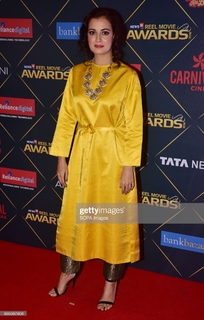 Dia Mirza feet photo thumbnail