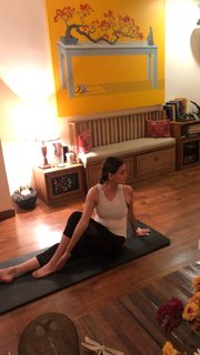 Dia Mirza feet photo thumbnail