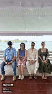 Dia Mirza feet photo thumbnail