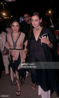 Dia Mirza feet photo thumbnail