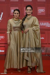 Dia Mirza feet photo thumbnail