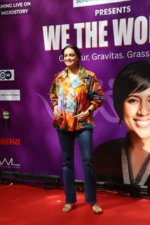 Dia Mirza feet photo 17