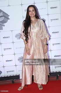 Dia Mirza feet photo 13