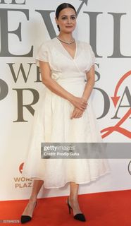 Dia Mirza feet photo 10