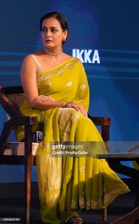Dia Mirza feet photo 5